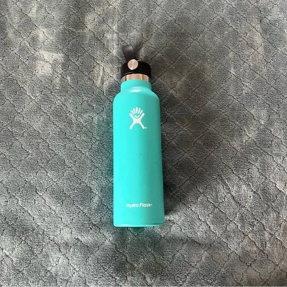 Hydro Flask Aqua‎ Bottle with Black Lid